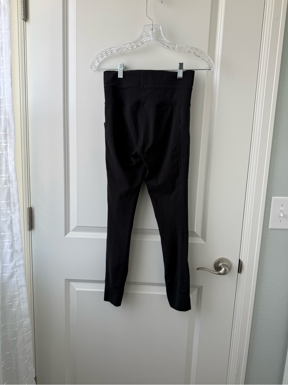 Vuori Black High-Rise Drawstring Leggings with Side Pocket - Picture 4 of 6
